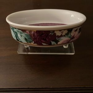 Vtg: Saturday Knight , Ltd, oval soap dish
